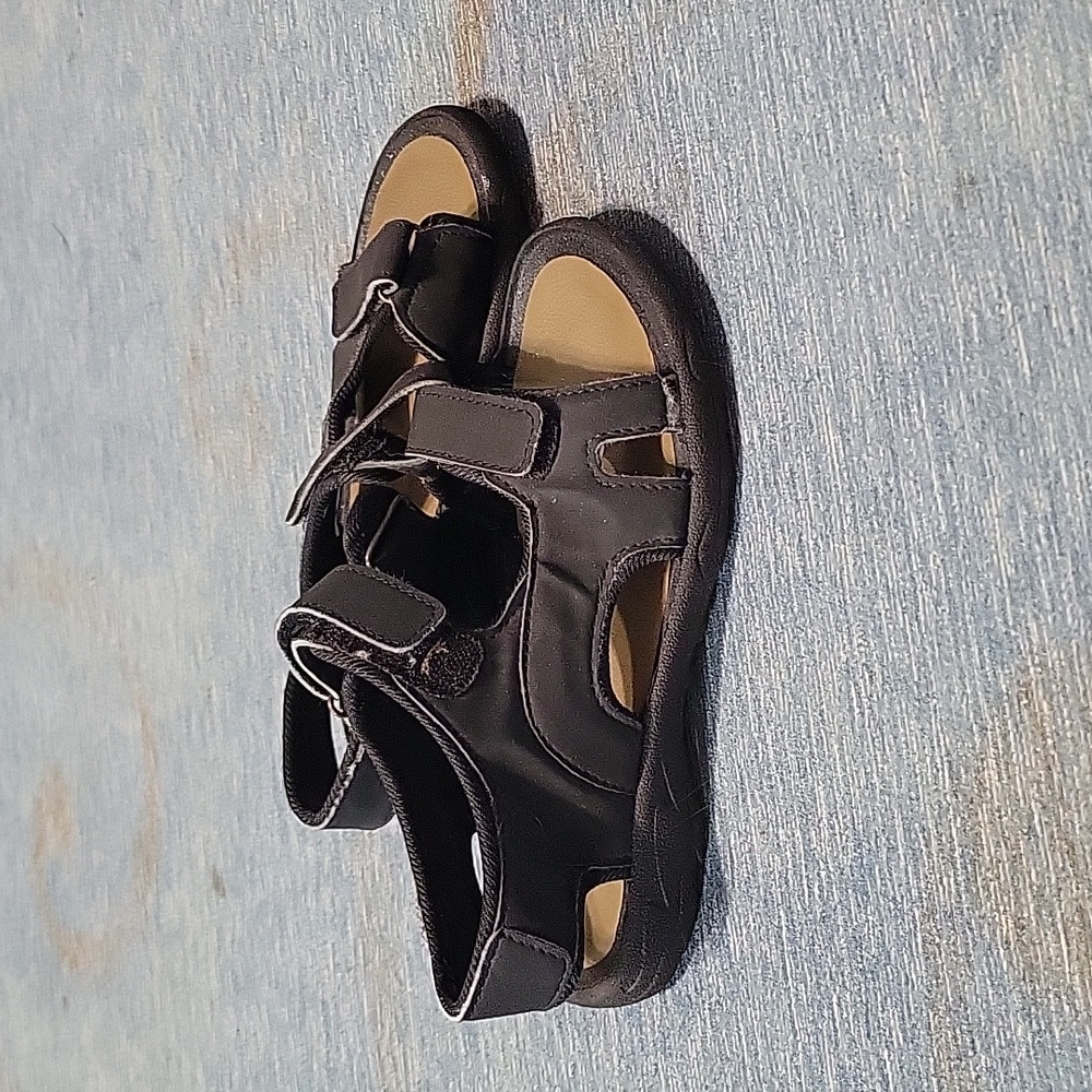 Sandles - Picture 2 of 2